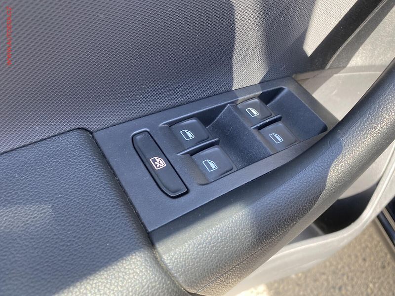 Škoda Rapid (2015) 1.2 TSi, Edition, +kola - fotka 13 z 17
