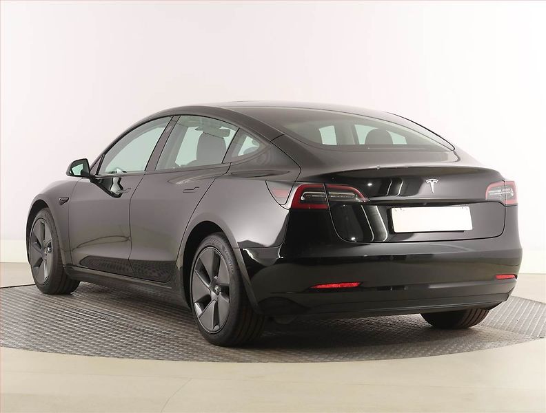 Tesla Model 3 (2021) Std Range Plus LFP, SoH 92% - fotka 4 z 32
