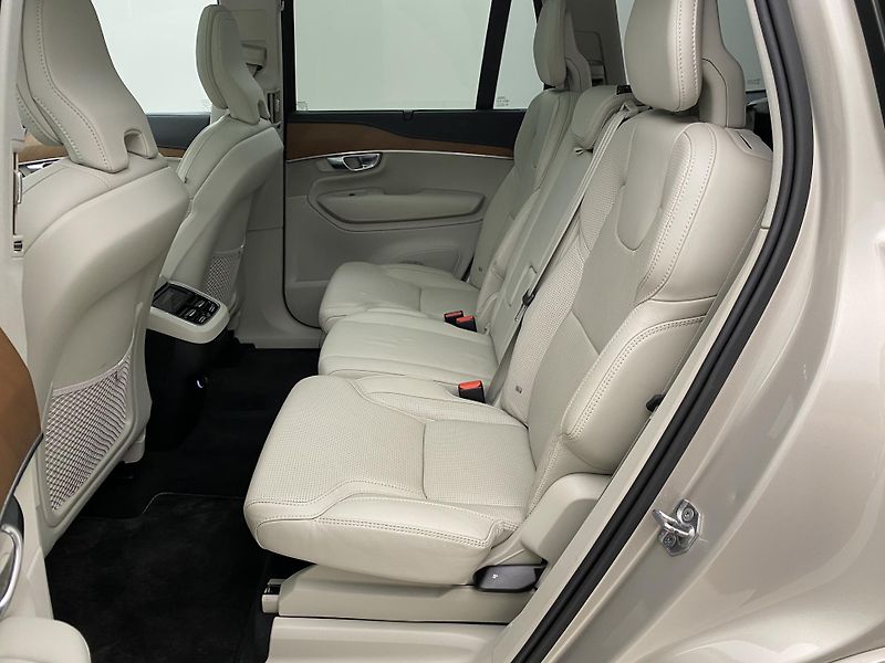 Volvo XC90 D5 AWD INSCRIPTION REZERVACE - fotka 5 z 56