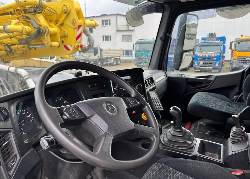 Mercedes-Benz (2017) Arocs 3240 8x4 MIX EURO 6 - fotka 16 z 21
