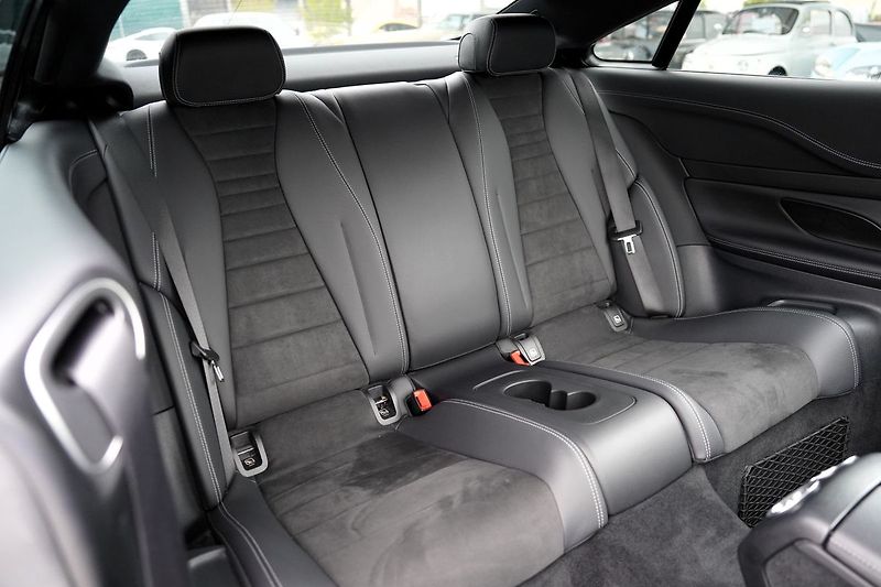 Mercedes-Benz Třídy E E 450 AMG 4Matic+, 370PS - fotka 25 z 43