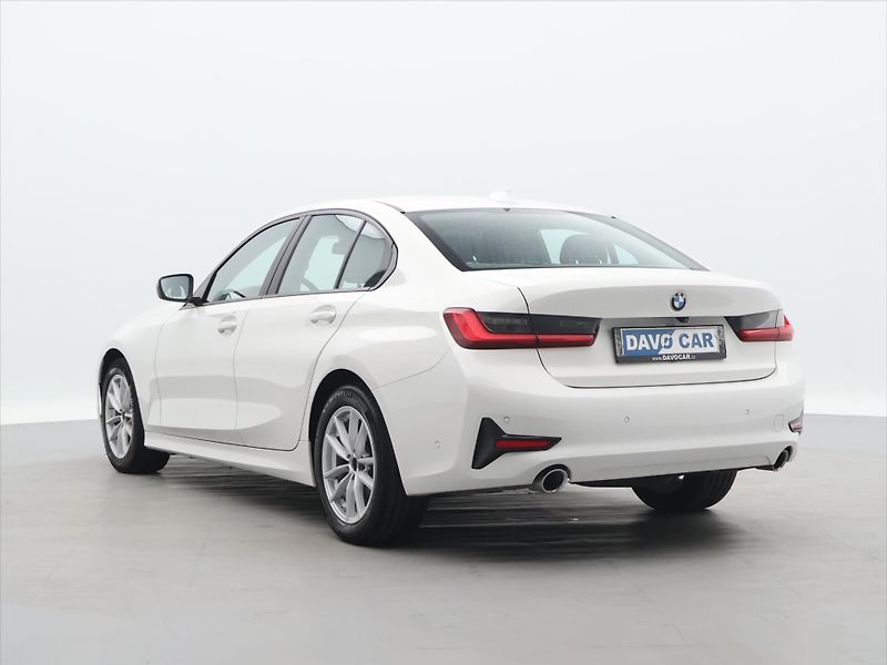 BMW Řada 3 2,0 320d 140 kW xDrive ADVANTA - fotka 5 z 34