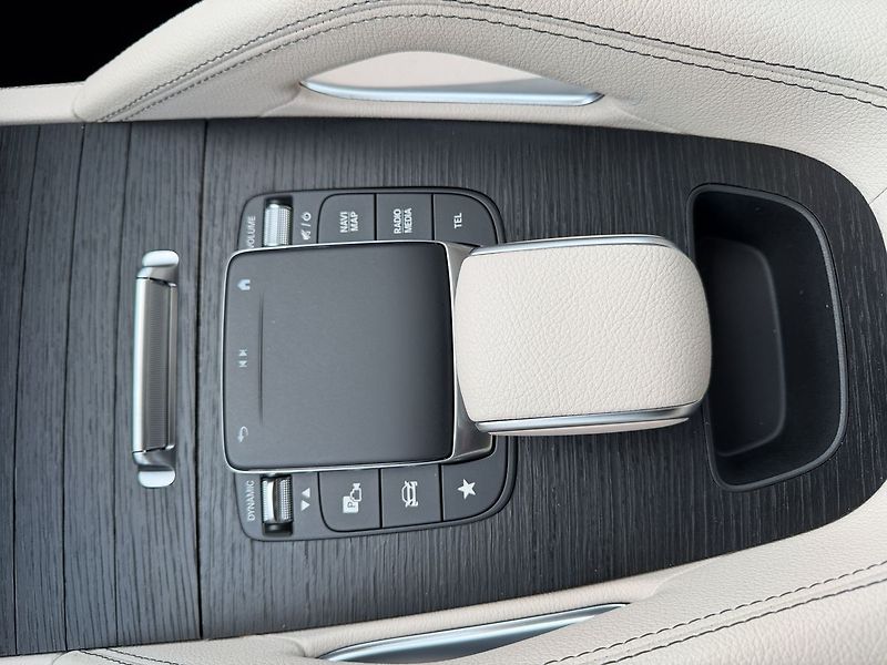 Mercedes-Benz GLE 400d 4MATIC - fotka 20 z 29