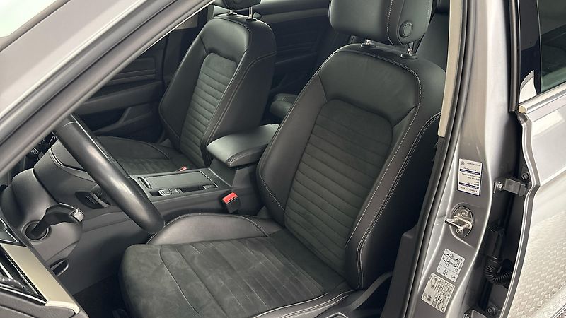 Volkswagen Passat 2.0 TDI DSG Elegance Variant - fotka 15 z 27