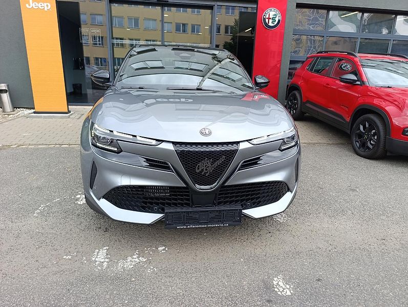Alfa Romeo Junior (2026) Ibrida 1,2 145k eDCT6 - fotka 4 z 20
