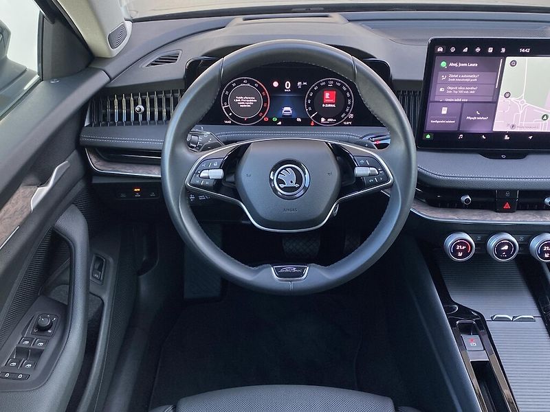 Škoda Superb Combi 2,0 TDI 142 kW L&K DSG - fotka 8 z 29