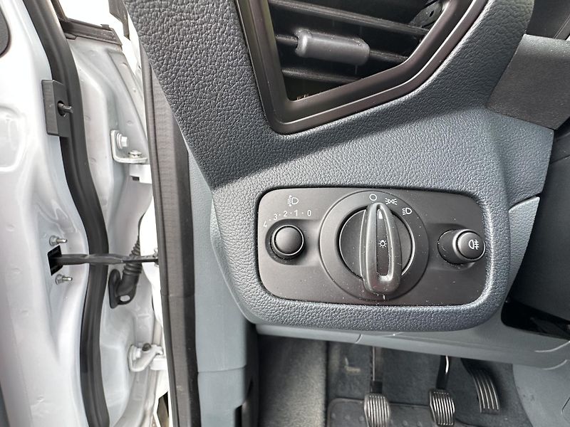 Ford C-MAX (2012) 1.6/77kW *KLIMA* ČR  - fotka 9 z 28