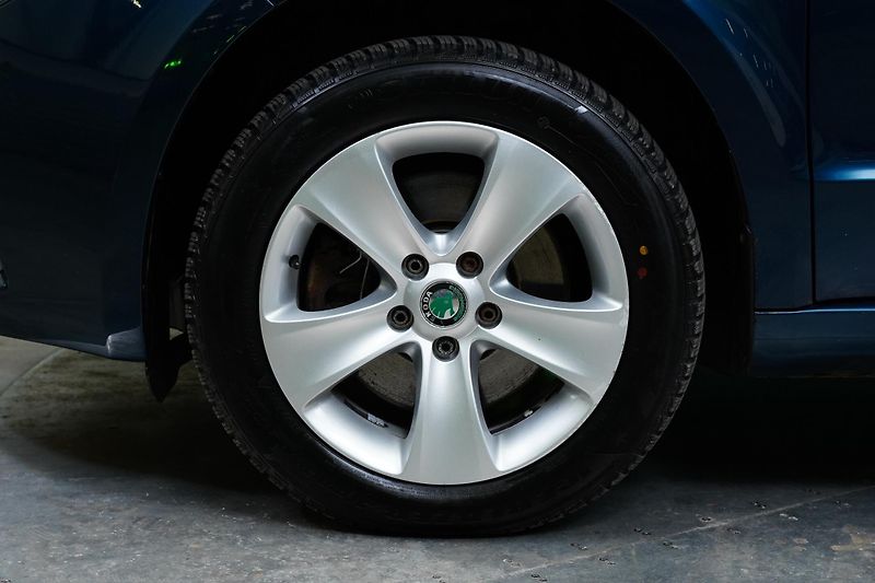 Škoda Superb - fotka 10 z 24
