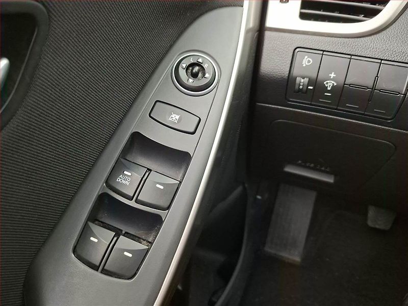 Hyundai i30 (2012) 1.6 MPI, Tempomat - fotka 15 z 15