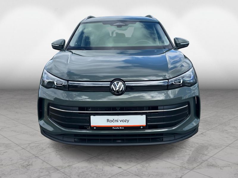 Volkswagen Tiguan People 1,5 TSI 150 kW eHybrid - fotka 3 z 23