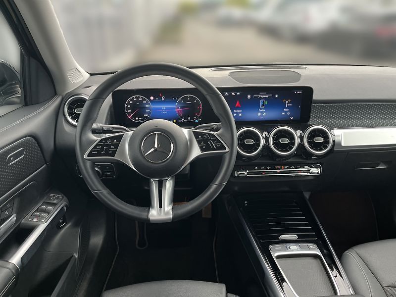 Mercedes-Benz GLB 200 d 4MATIC - fotka 11 z 18