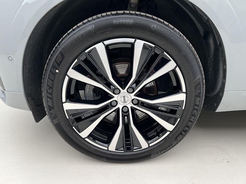 Volvo XC60 B5 AWD PLUS DARK AUT REZERVACE - fotka 15 z 44