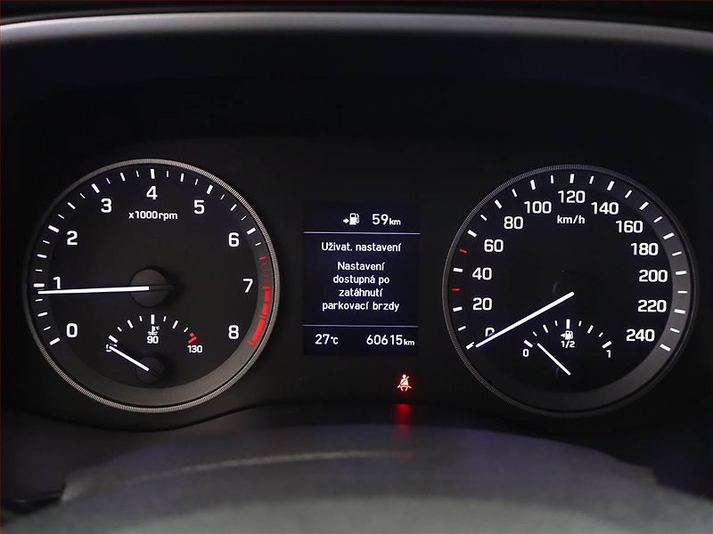 Hyundai Tucson (2020) 1.6 T-GDI - fotka 9 z 17