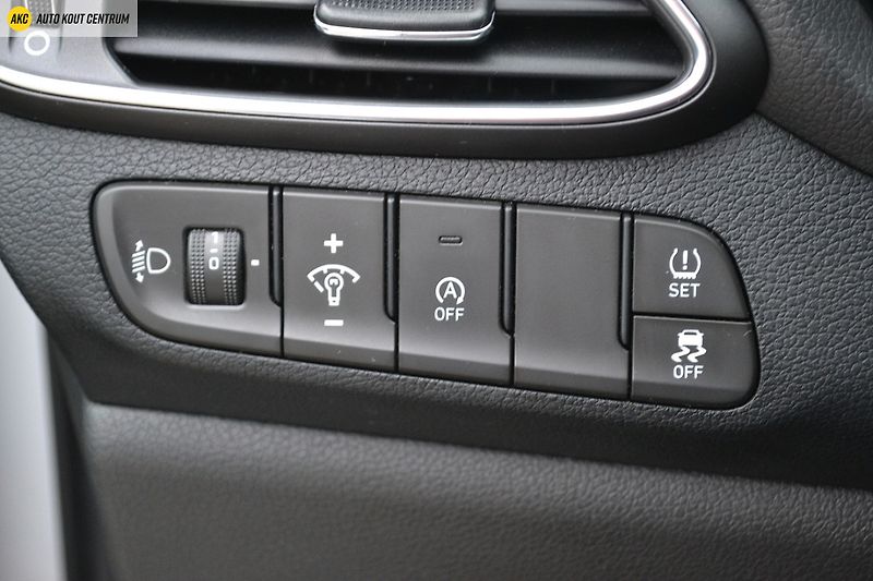 Hyundai i30 22 HB 1,5I MT START PLUS - fotka 34 z 45