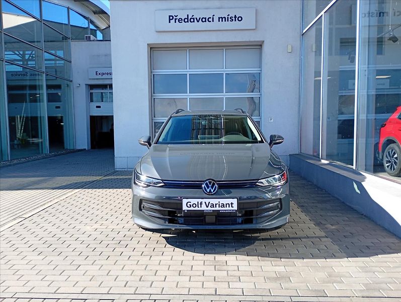 Volkswagen Golf Variant (2026) 1,5 eTSI 7DSG mHEV  People - fotka 2 z 17
