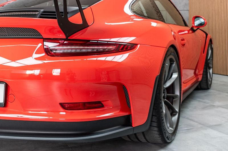 Porsche 911 GT3 RS 4.0 !Najeto 14.885km! - fotka 42 z 49