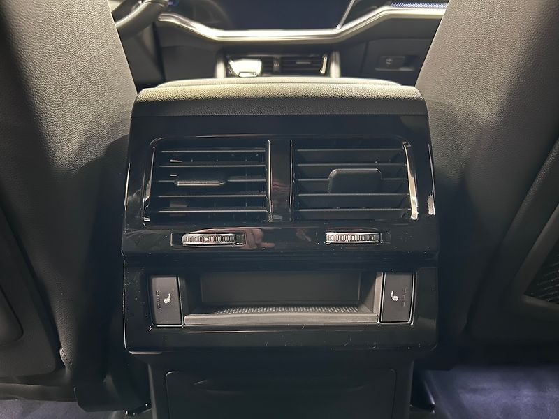 Volkswagen Touareg (2023) TDI 210kW facelift 2024 | Zár1 - fotka 43 z 80