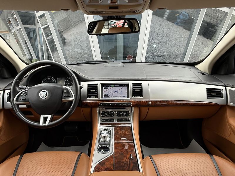 Jaguar XF 3,0 V6 S/C AWD REZERVACE - fotka 33 z 47