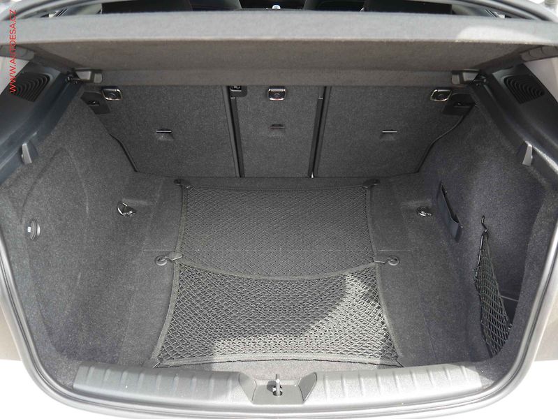 BMW Řada 1 (2012) 2.0D 116d, ČR, Bixen, park - fotka 7 z 22