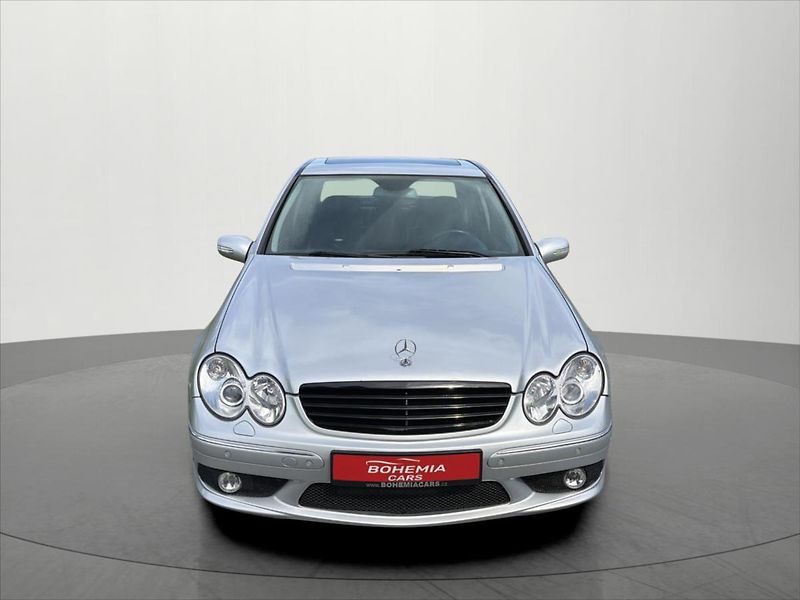 Mercedes-Benz Třídy C 5,5 V8 270 Kw C 55 AMG automat - fotka 2 z 33