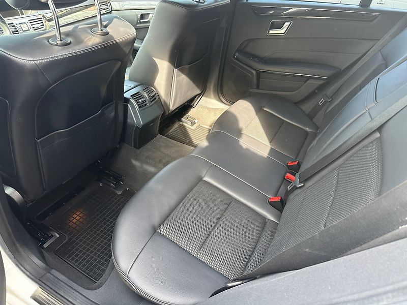 Mercedes-Benz Třídy E (2016) 220Cdi Avantgarde 9G-Tronic - fotka 12 z 25
