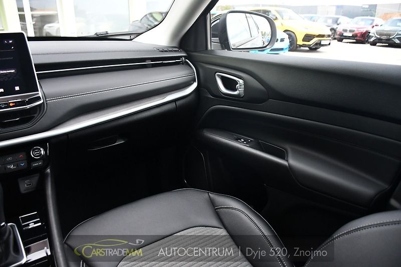 Jeep Compass 1.5l GSE T4 48V e-Hybrid - fotka 22 z 52
