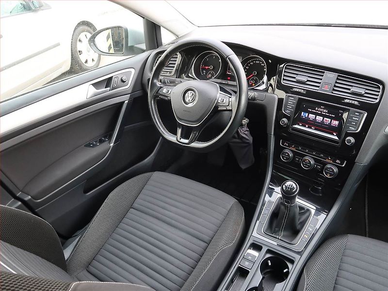 Volkswagen Golf (2014) 1.6 TDI, Navi, Tempomat - fotka 7 z 19