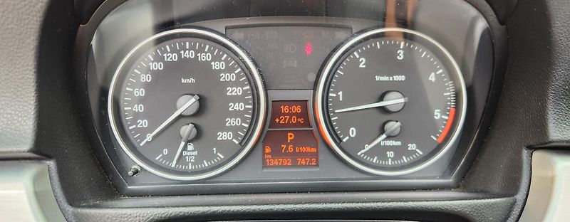 BMW Řada 3 (2010) 330D*M*PAKET*CABRIO - fotka 28 z 42
