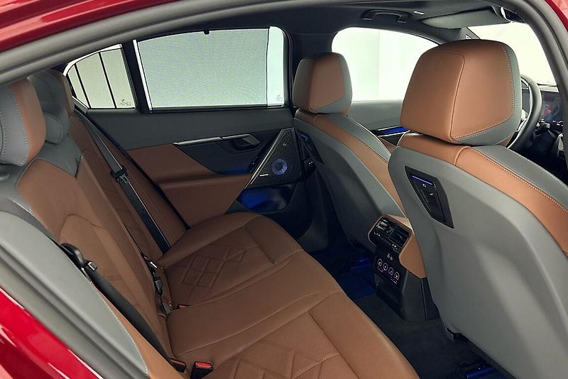 BMW Řada 5 540d xDrive Sedan - fotka 17 z 26