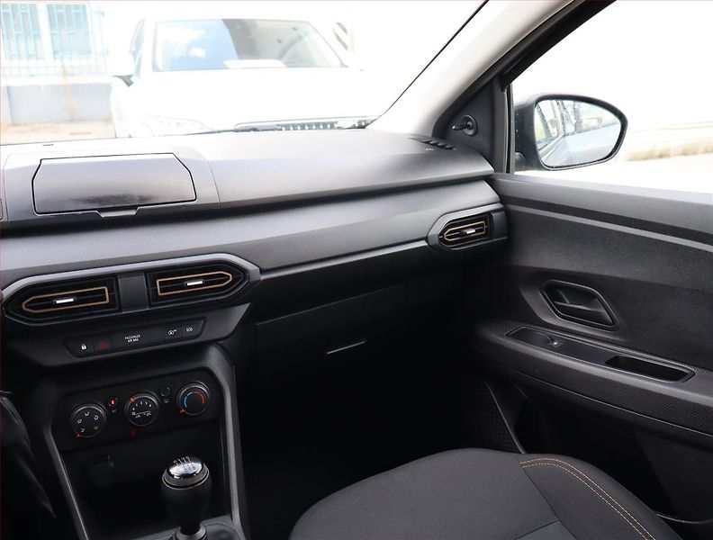 Dacia Sandero (2024) 1.0 TCe, LPG, Serv.kniha - fotka 8 z 15