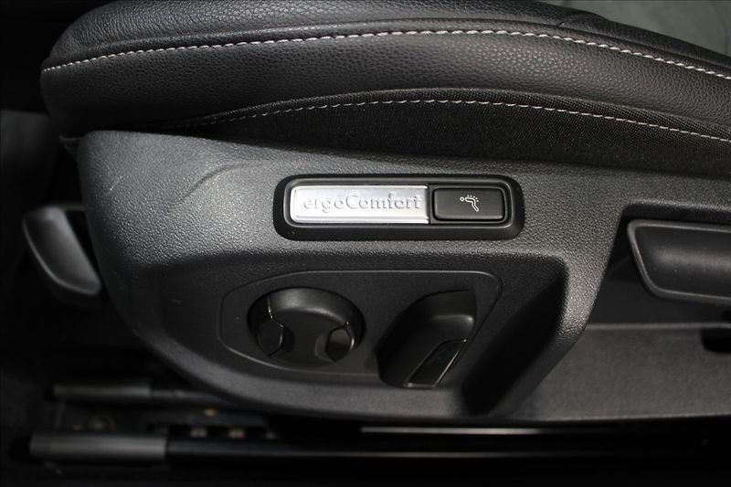 Volkswagen Arteon Shooting Brake 2,0 TDI 4Motion R-line 1.maj. - fotka 30 z 35