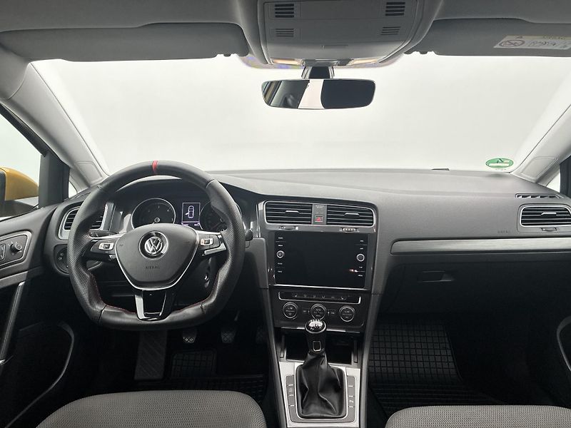 Volkswagen Golf 2,0 TDI 110kW Comfort Navigace - fotka 17 z 24