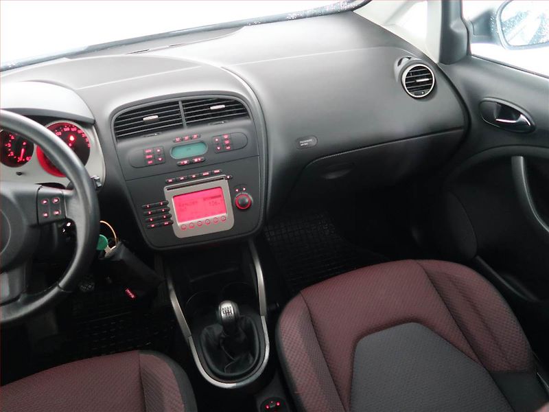 Seat Altea (2005) 2.0 FSI, po STK, udržované - fotka 8 z 14