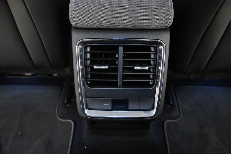 Škoda Enyaq iV 80 150kW 82kWh Záruka až 3 - fotka 22 z 31