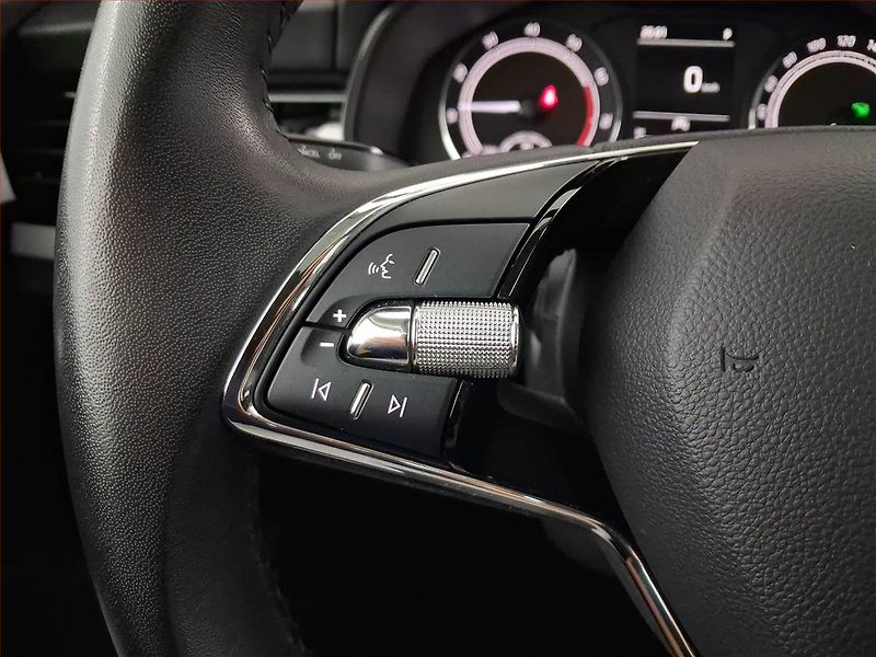 Škoda Scala (2022) 1.0 TSI, Automat, Tempomat - fotka 15 z 19