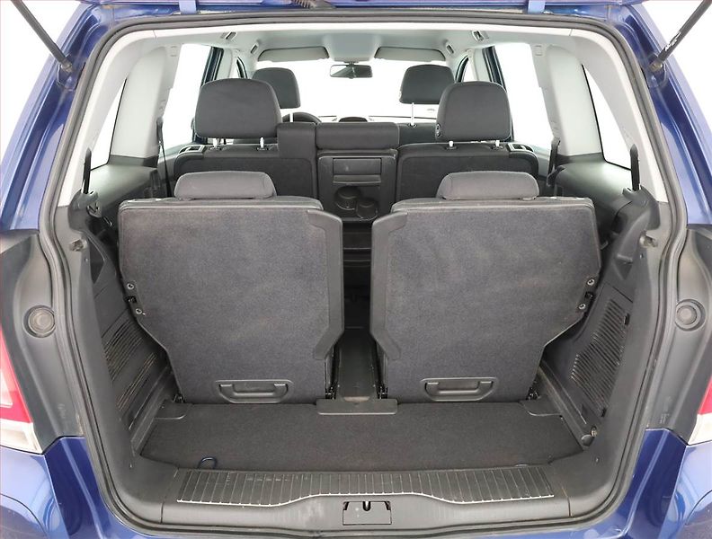 Opel Zafira (2008) 1.8, 7 míst, po STK, Tažné - fotka 16 z 18