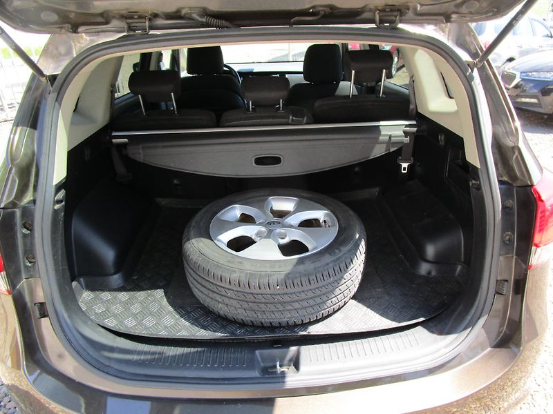 Kia Carens 1,7crdi-100KW-KOUPENA V ČR - fotka 8 z 18
