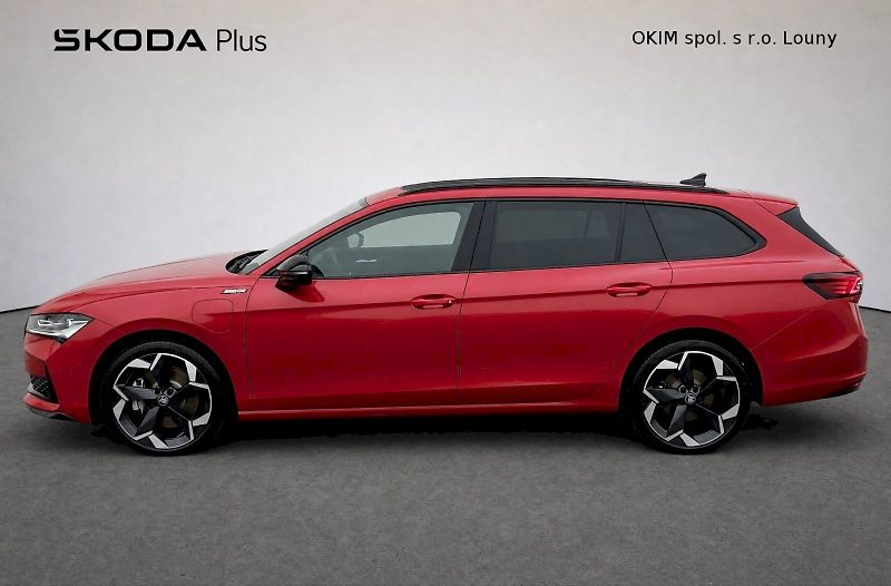 Škoda Superb (2025) Combi SportLine 1,5 Tsi iV DSG - fotka 3 z 49