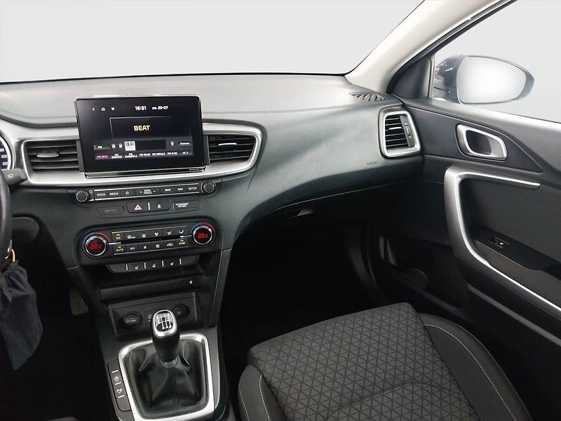 Kia Ceed (2019) 1.6 CRDi, Serv.kniha, Tempomat - fotka 8 z 19