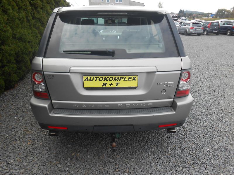 Land Rover Range Rover Sport 3.0D,180KW,4x4,XENONY,Tažné! - fotka 23 z 48