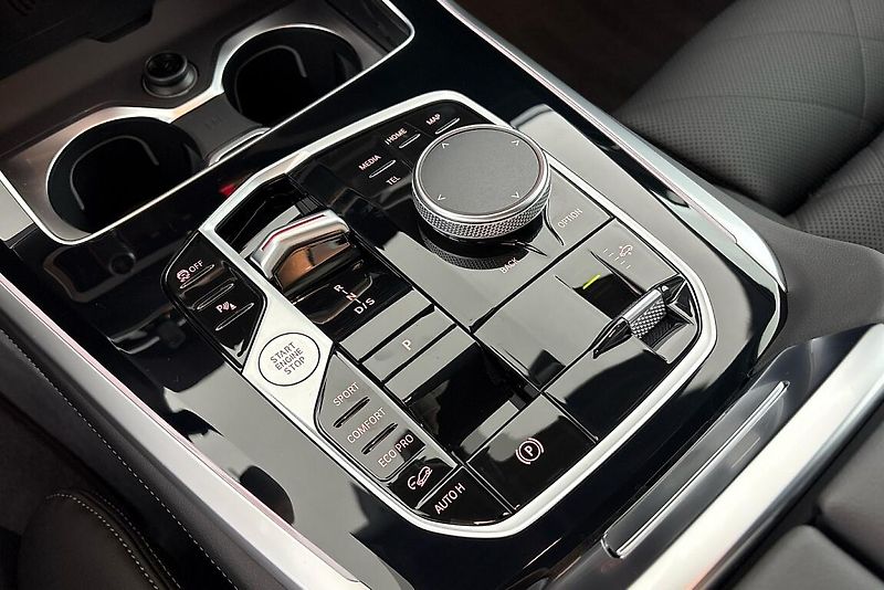 BMW X5 xDrive40i - fotka 25 z 28