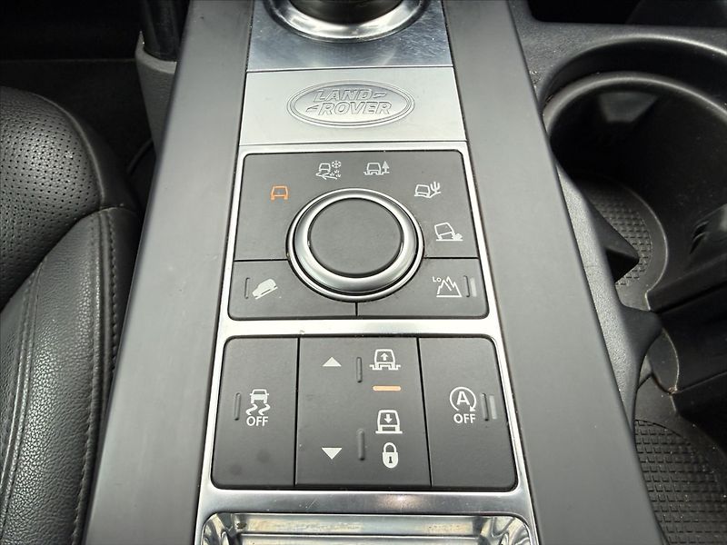 Land Rover Discovery 3,0 TDV6 SE - fotka 23 z 27