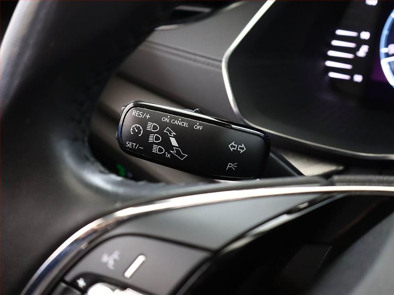 Škoda Octavia (2023) Ambition 1.5 TSI, Tempomat - fotka 15 z 18