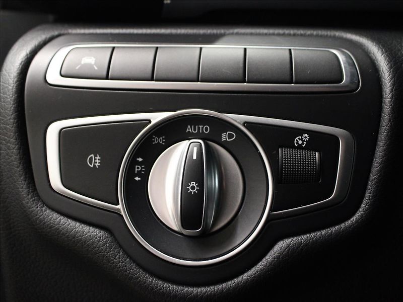 Mercedes-Benz Třídy V 2,0 220d L 9G Facelift 7 míst - fotka 18 z 34