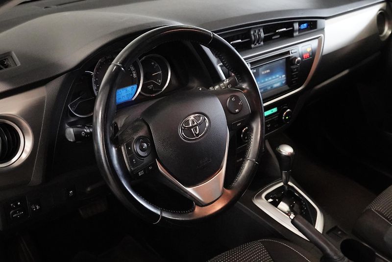 Toyota Auris - fotka 6 z 6