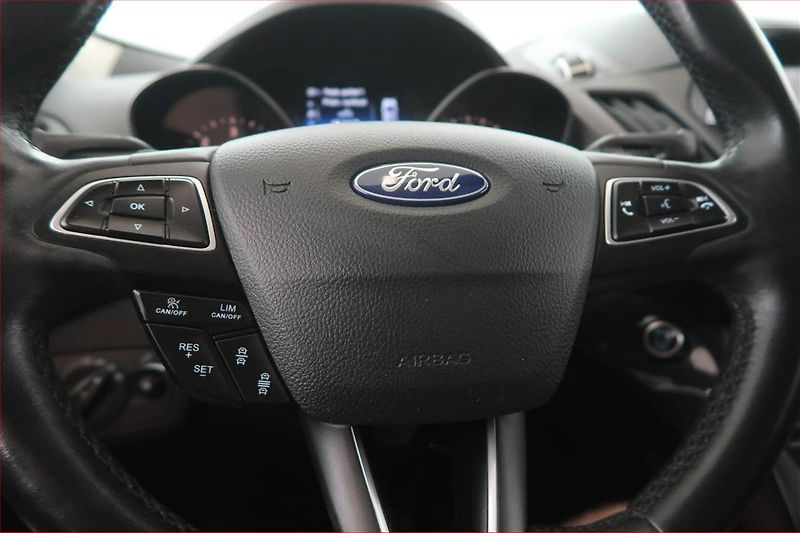 Ford Kuga (2017) Business 2.0 TDCi, 4X4 - fotka 15 z 17
