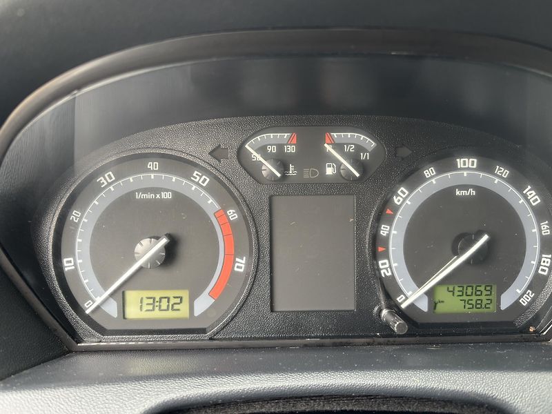 Škoda Fabia (2006) 1.2i 40kw  Nová STK - fotka 18 z 18