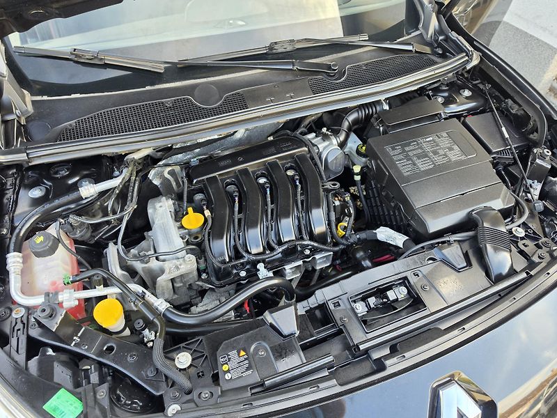 Renault Fluence 1.6 16V Park Senzor  - fotka 23 z 29