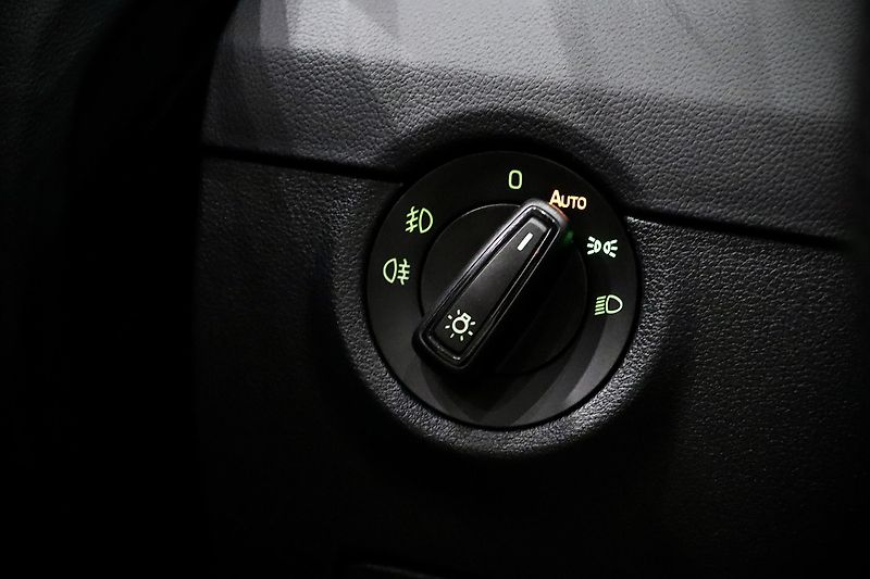 Škoda Octavia 3 FL Combi 2.0 TSI 169 kW RS - fotka 36 z 42