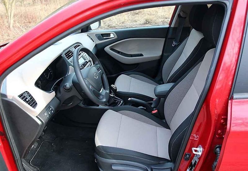 Škoda Fabia a Hyundai i20 (zleva).